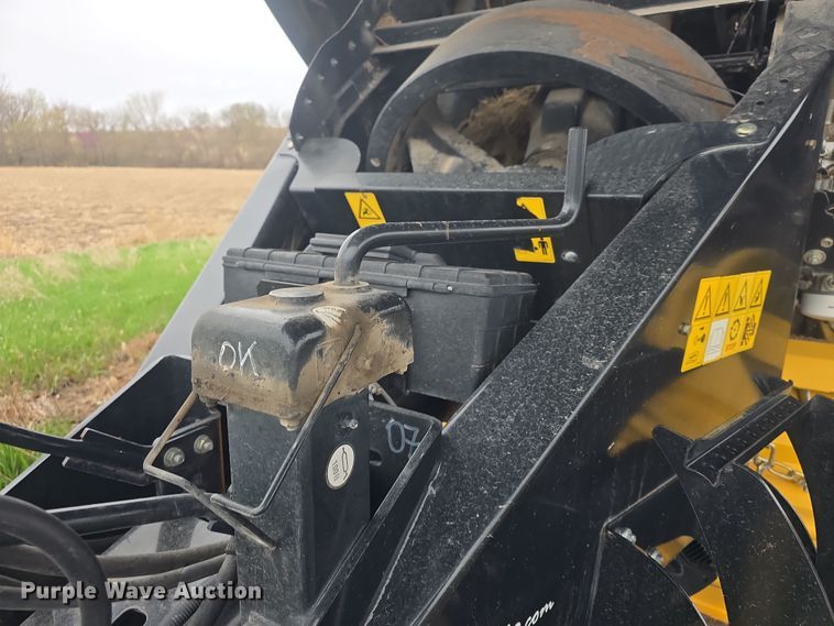 image for item DO7865 2014 New Holland BigBaler 330 large square baler