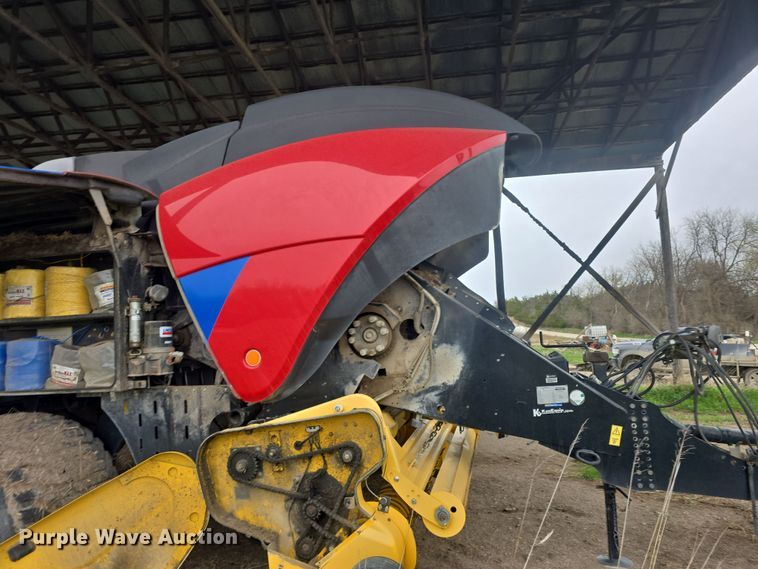 image for item DO7865 2014 New Holland BigBaler 330 large square baler