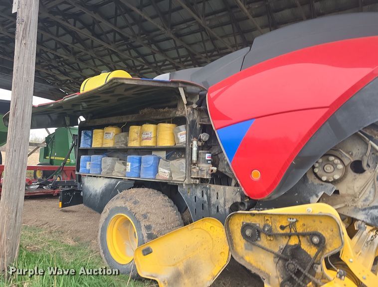 image for item DO7865 2014 New Holland BigBaler 330 large square baler