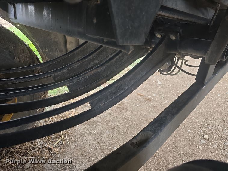 image for item DO7865 2014 New Holland BigBaler 330 large square baler