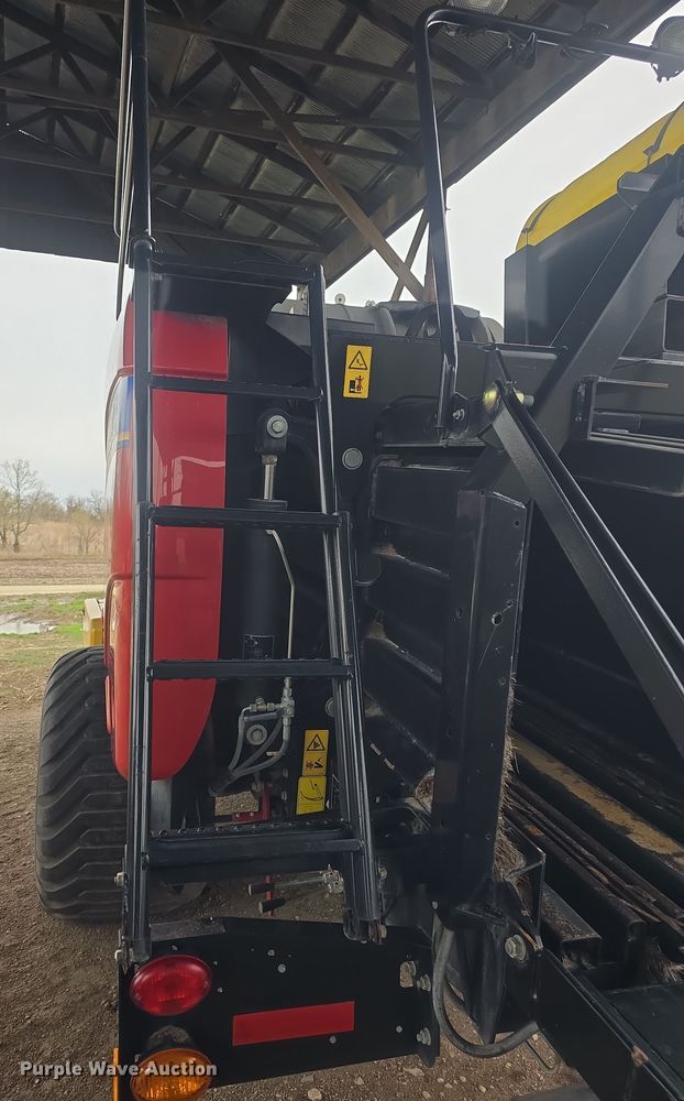 image for item DO7865 2014 New Holland BigBaler 330 large square baler