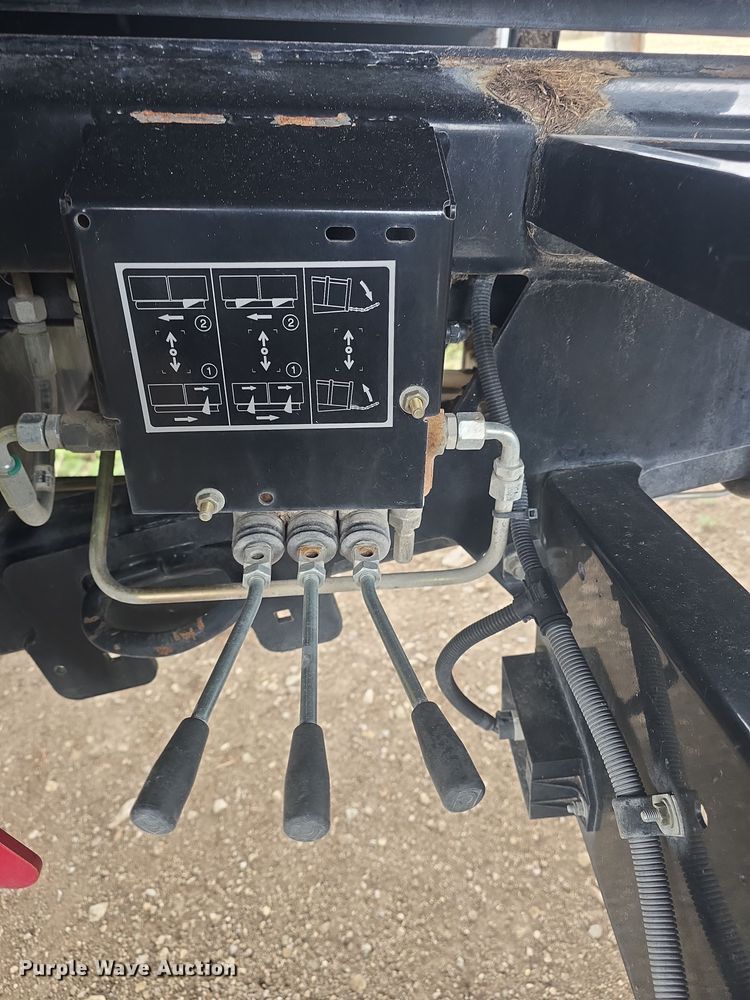 image for item DO7865 2014 New Holland BigBaler 330 large square baler