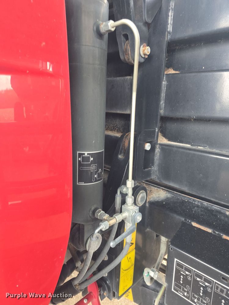 image for item DO7865 2014 New Holland BigBaler 330 large square baler