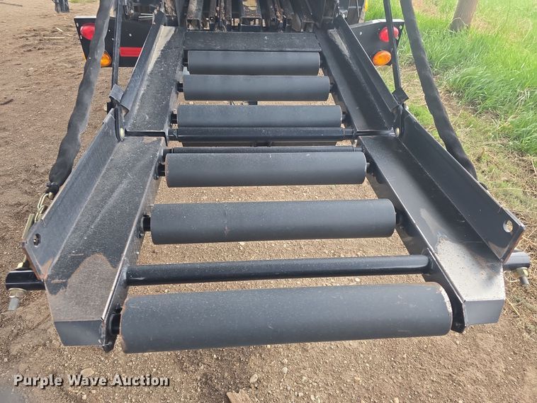 image for item DO7865 2014 New Holland BigBaler 330 large square baler