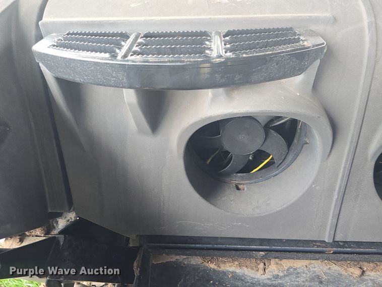 image for item DO7865 2014 New Holland BigBaler 330 large square baler