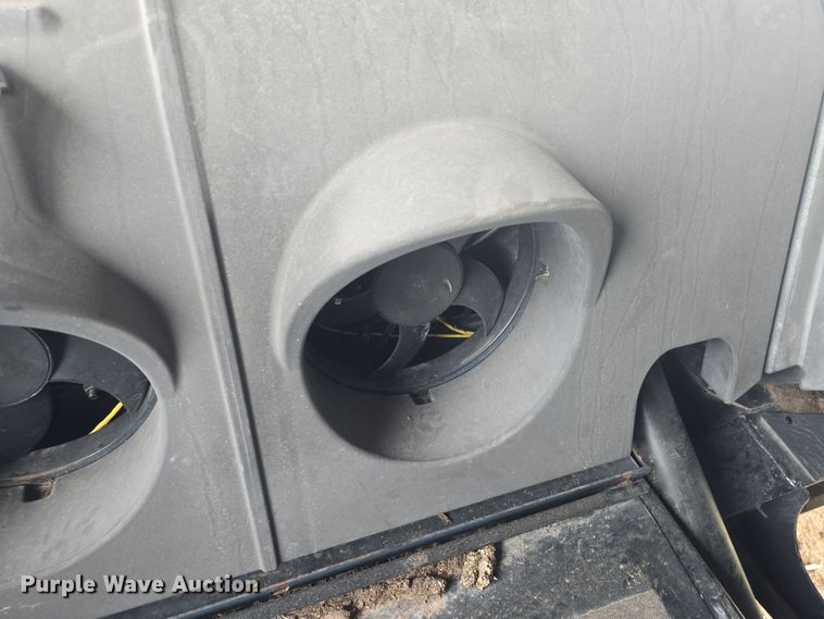 image for item DO7865 2014 New Holland BigBaler 330 large square baler