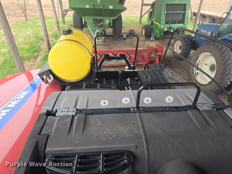 image for item DO7865 2014 New Holland BigBaler 330 large square baler