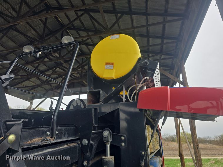 image for item DO7865 2014 New Holland BigBaler 330 large square baler