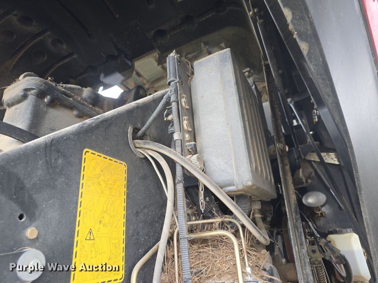 image for item DO7865 2014 New Holland BigBaler 330 large square baler