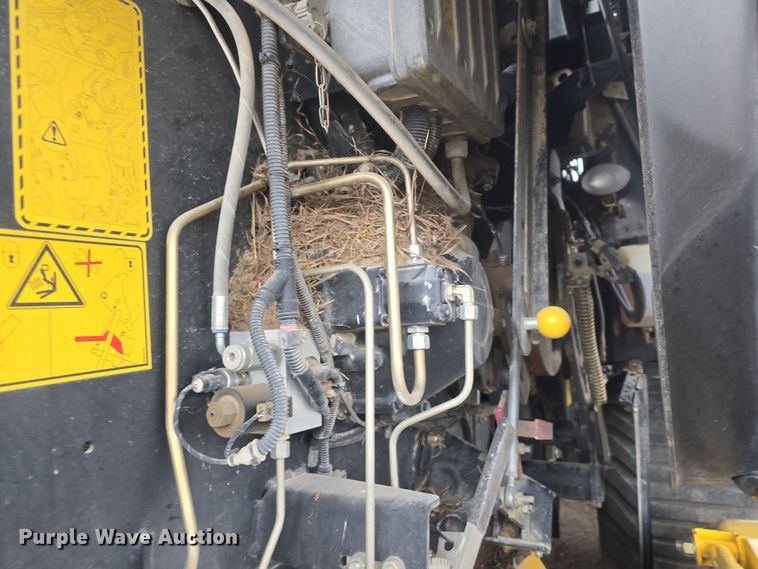 image for item DO7865 2014 New Holland BigBaler 330 large square baler