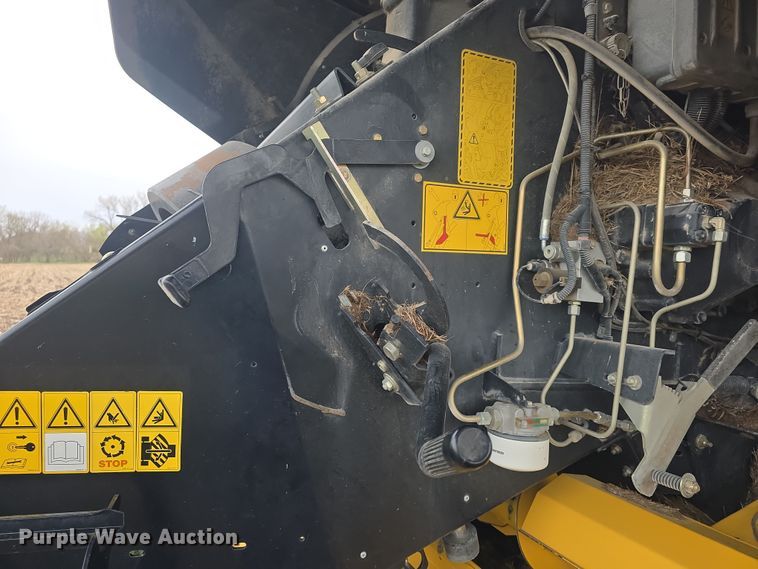 image for item DO7865 2014 New Holland BigBaler 330 large square baler