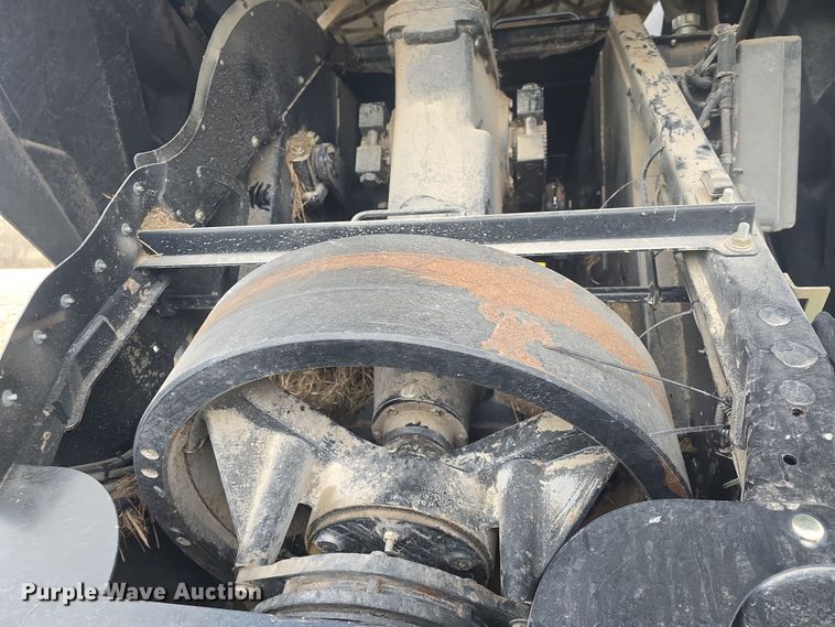 image for item DO7865 2014 New Holland BigBaler 330 large square baler