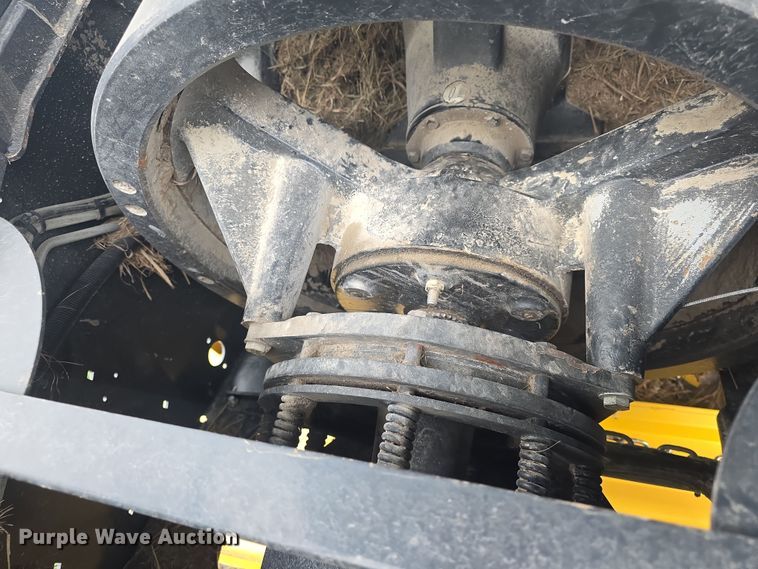 image for item DO7865 2014 New Holland BigBaler 330 large square baler