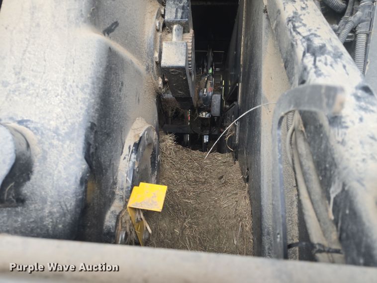 image for item DO7865 2014 New Holland BigBaler 330 large square baler