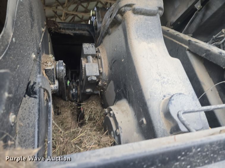 image for item DO7865 2014 New Holland BigBaler 330 large square baler