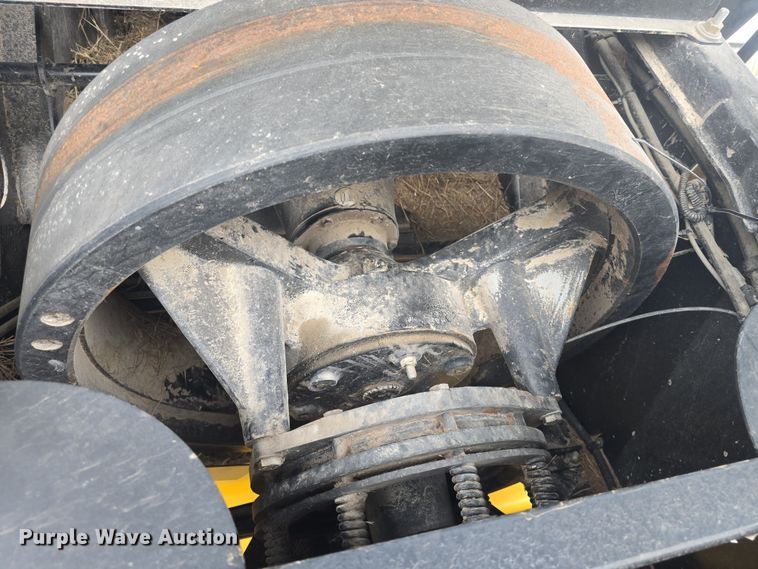 image for item DO7865 2014 New Holland BigBaler 330 large square baler