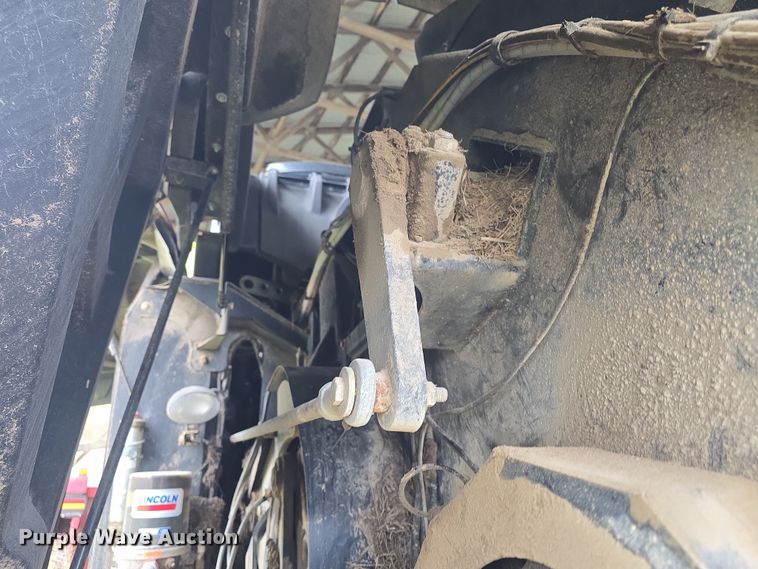 image for item DO7865 2014 New Holland BigBaler 330 large square baler