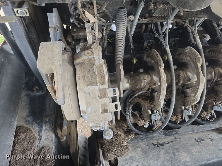 image for item DO7865 2014 New Holland BigBaler 330 large square baler