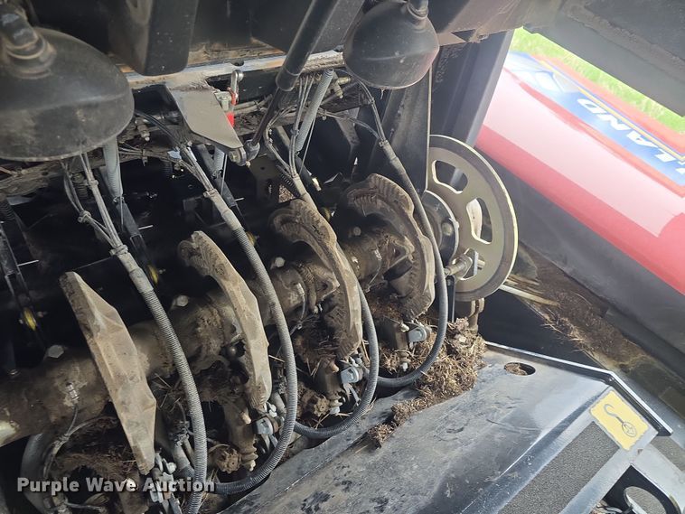 image for item DO7865 2014 New Holland BigBaler 330 large square baler