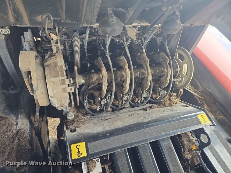 image for item DO7865 2014 New Holland BigBaler 330 large square baler