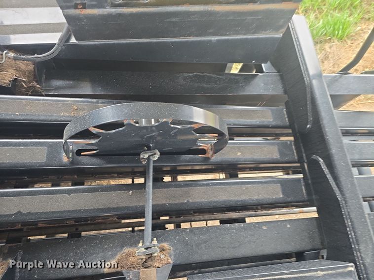 image for item DO7865 2014 New Holland BigBaler 330 large square baler