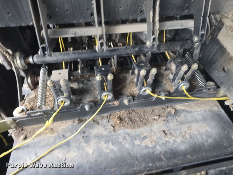 image for item DO7865 2014 New Holland BigBaler 330 large square baler