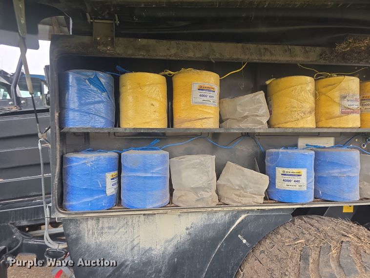 image for item DO7865 2014 New Holland BigBaler 330 large square baler