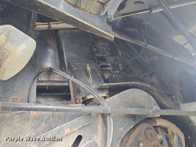 image for item DO7865 2014 New Holland BigBaler 330 large square baler