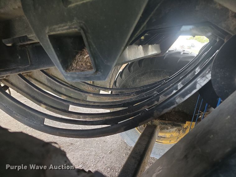 image for item DO7865 2014 New Holland BigBaler 330 large square baler