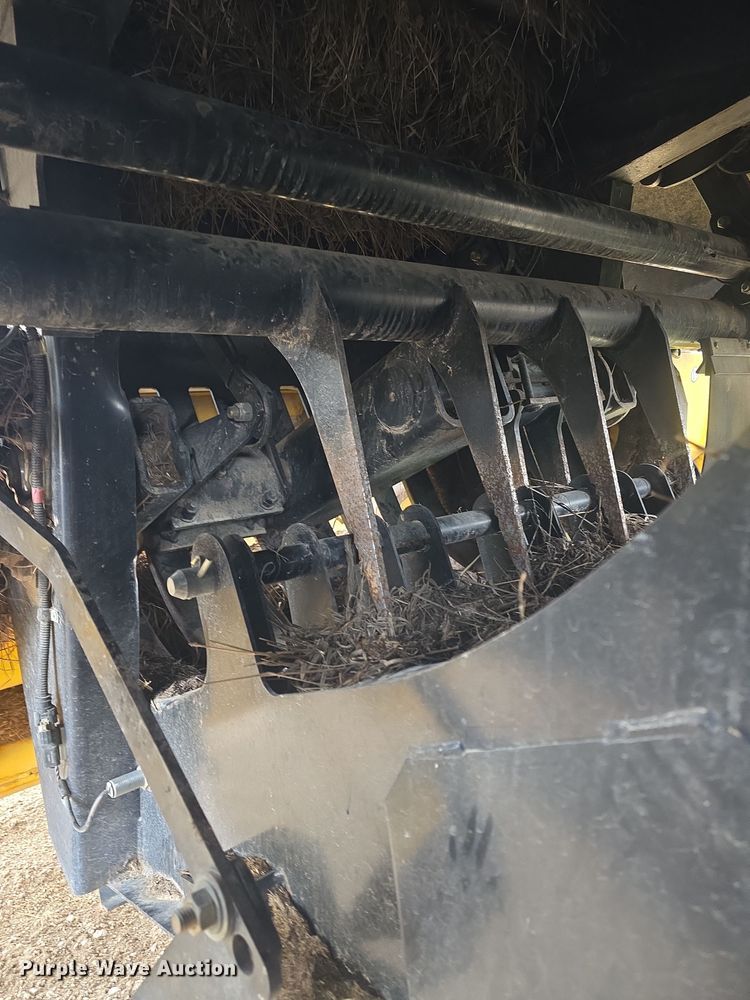 image for item DO7865 2014 New Holland BigBaler 330 large square baler