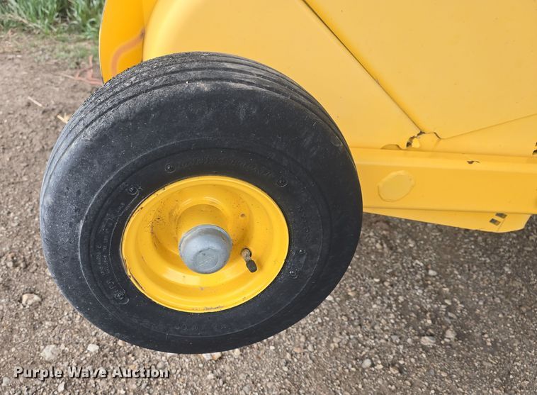 image for item DO7865 2014 New Holland BigBaler 330 large square baler