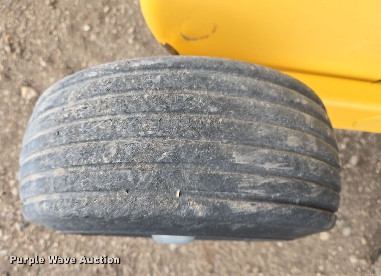 image for item DO7865 2014 New Holland BigBaler 330 large square baler