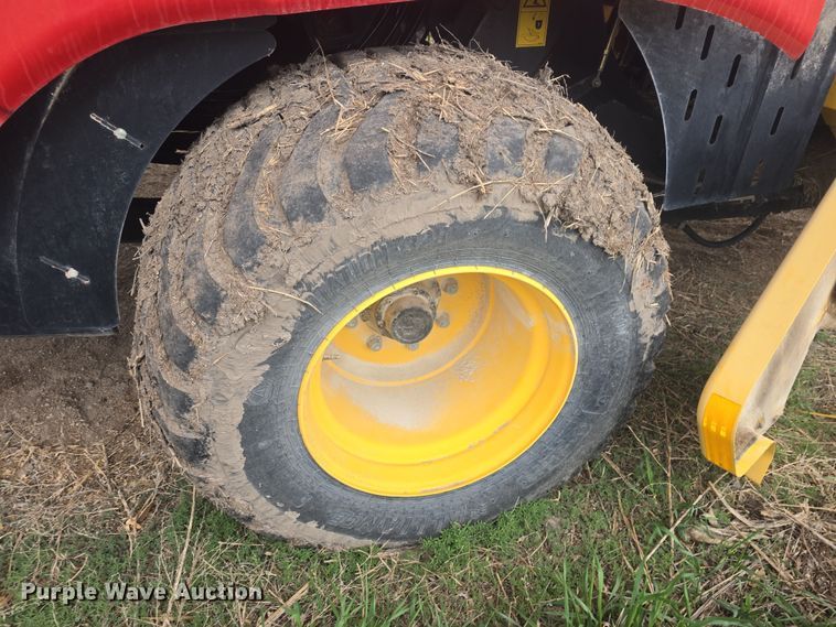 image for item DO7865 2014 New Holland BigBaler 330 large square baler