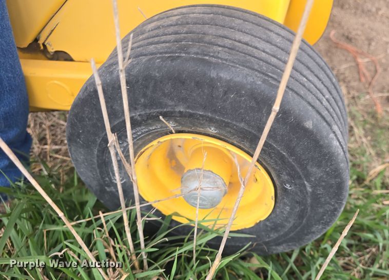 image for item DO7865 2014 New Holland BigBaler 330 large square baler