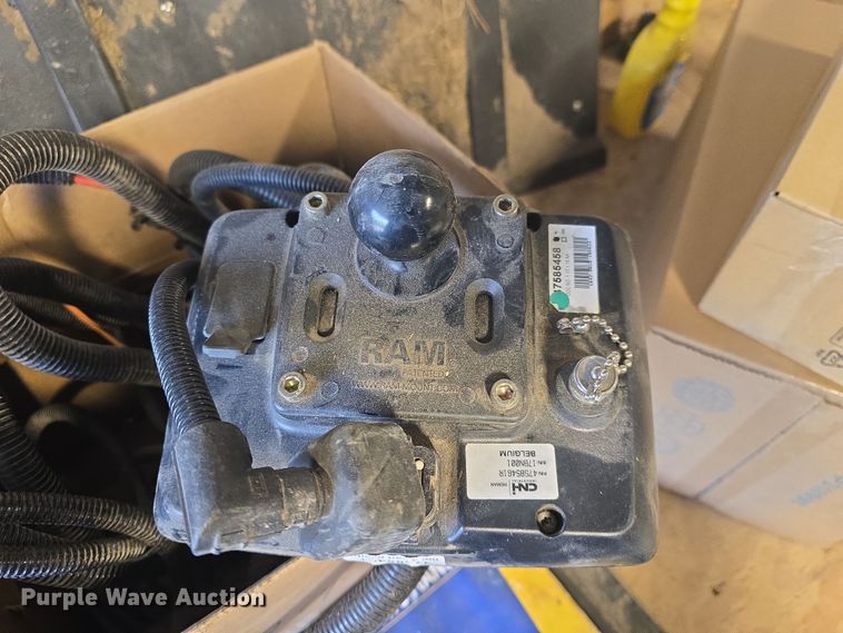 image for item DO7865 2014 New Holland BigBaler 330 large square baler