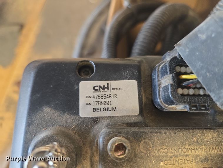 image for item DO7865 2014 New Holland BigBaler 330 large square baler