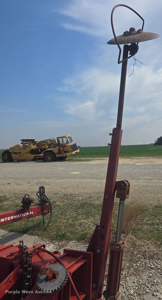 image for item DO7889 International 800 Cyclo Air air seeder