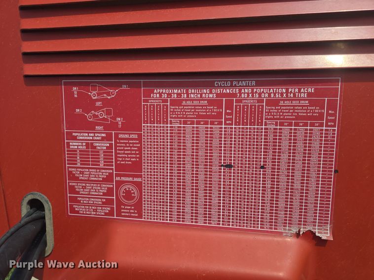 image for item DO7889 International 800 Cyclo Air air seeder