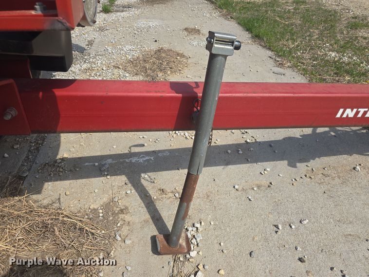 image for item DO7889 International 800 Cyclo Air air seeder