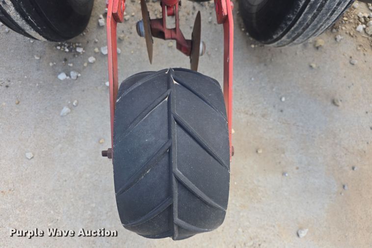 image for item DO7889 International 800 Cyclo Air air seeder