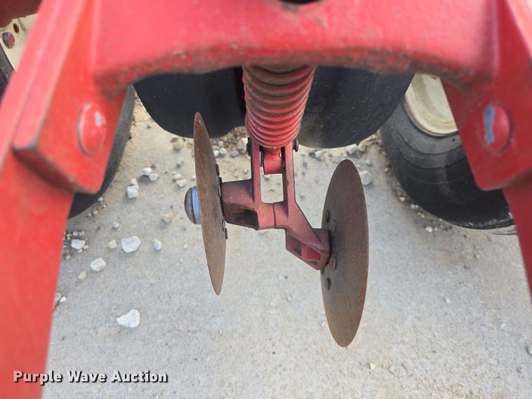 image for item DO7889 International 800 Cyclo Air air seeder