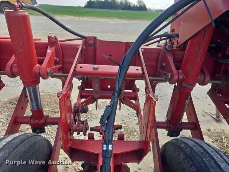 image for item DO7889 International 800 Cyclo Air air seeder