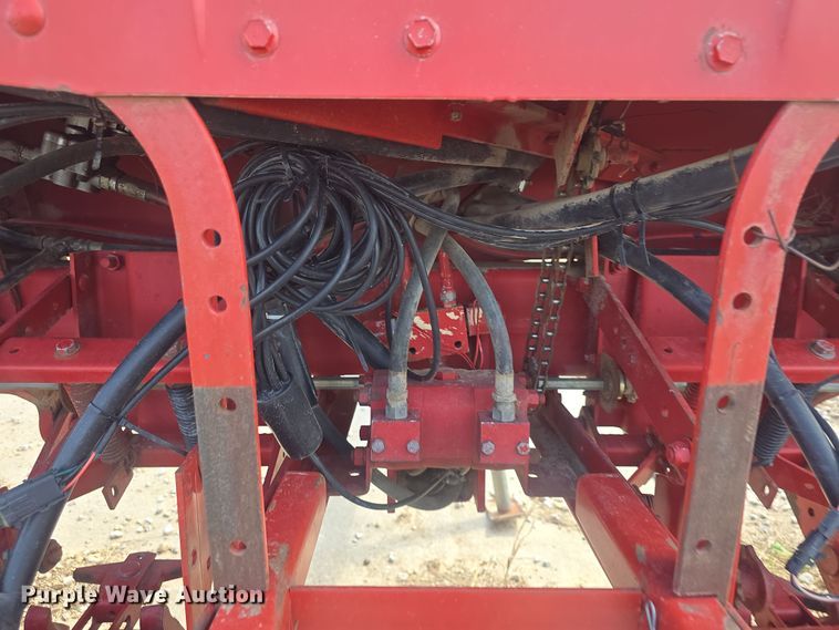 image for item DO7889 International 800 Cyclo Air air seeder