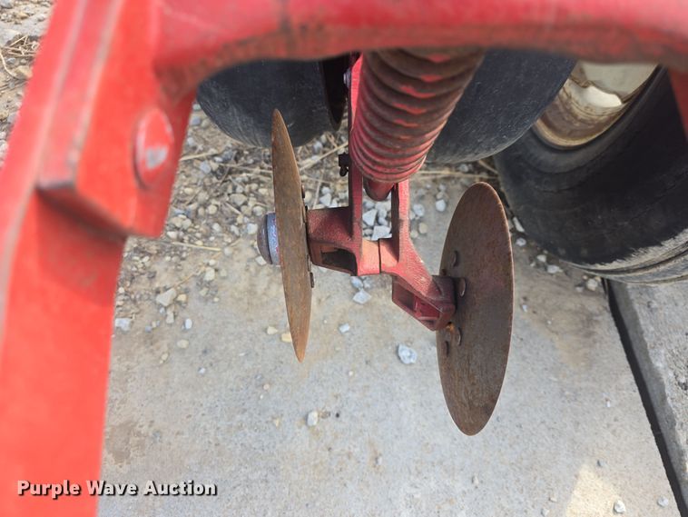 image for item DO7889 International 800 Cyclo Air air seeder