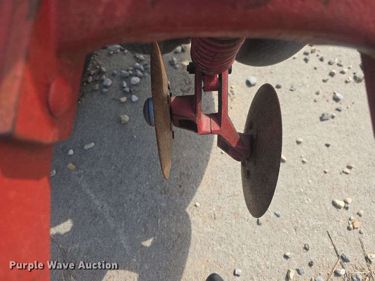 image for item DO7889 International 800 Cyclo Air air seeder