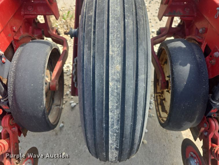 image for item DO7889 International 800 Cyclo Air air seeder