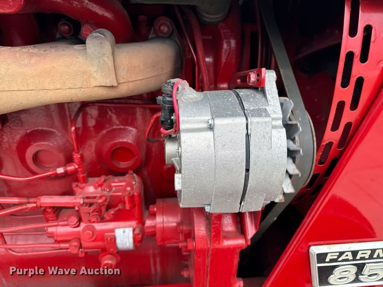 image for item DT0617 1970 International Farmall 856 tractor