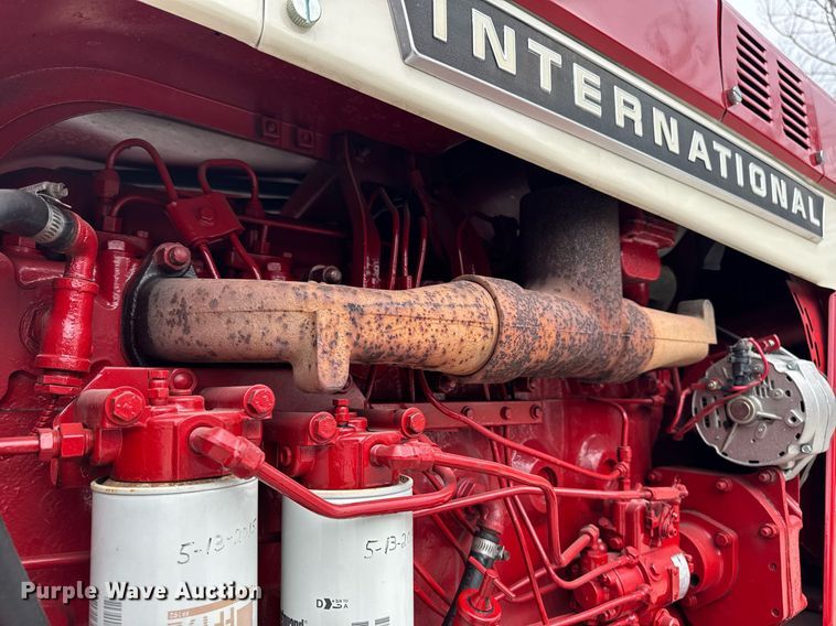 image for item DT0617 1970 International Farmall 856 tractor