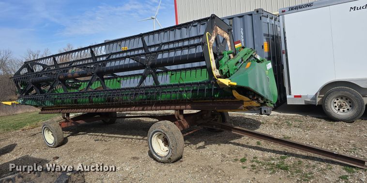 image for item DT6751 1999 John Deere 920 flex head