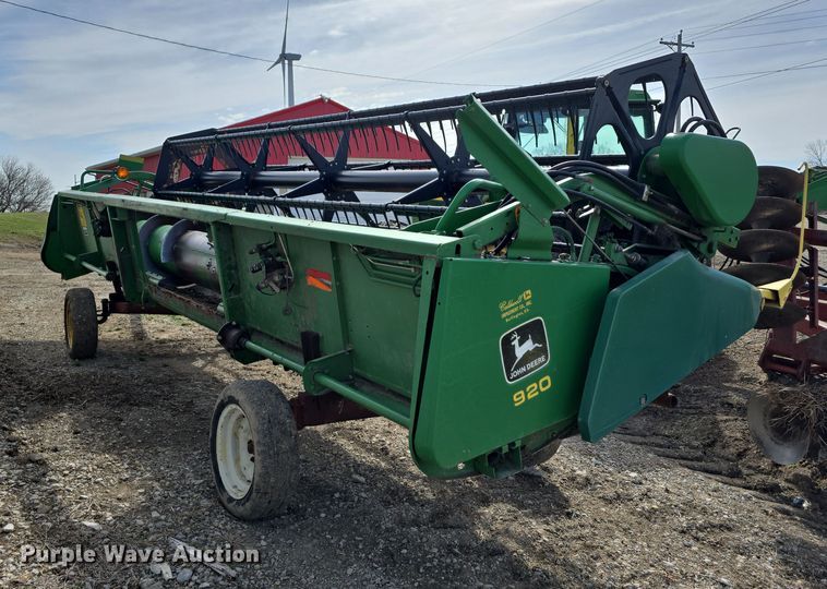 image for item DT6751 1999 John Deere 920 flex head